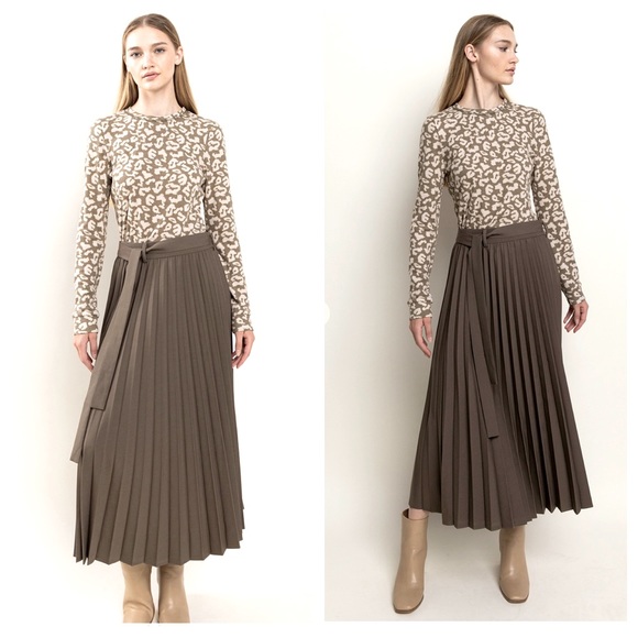 06 Chic Front Tie Pleated Long Skirt - Picture 2 of 5